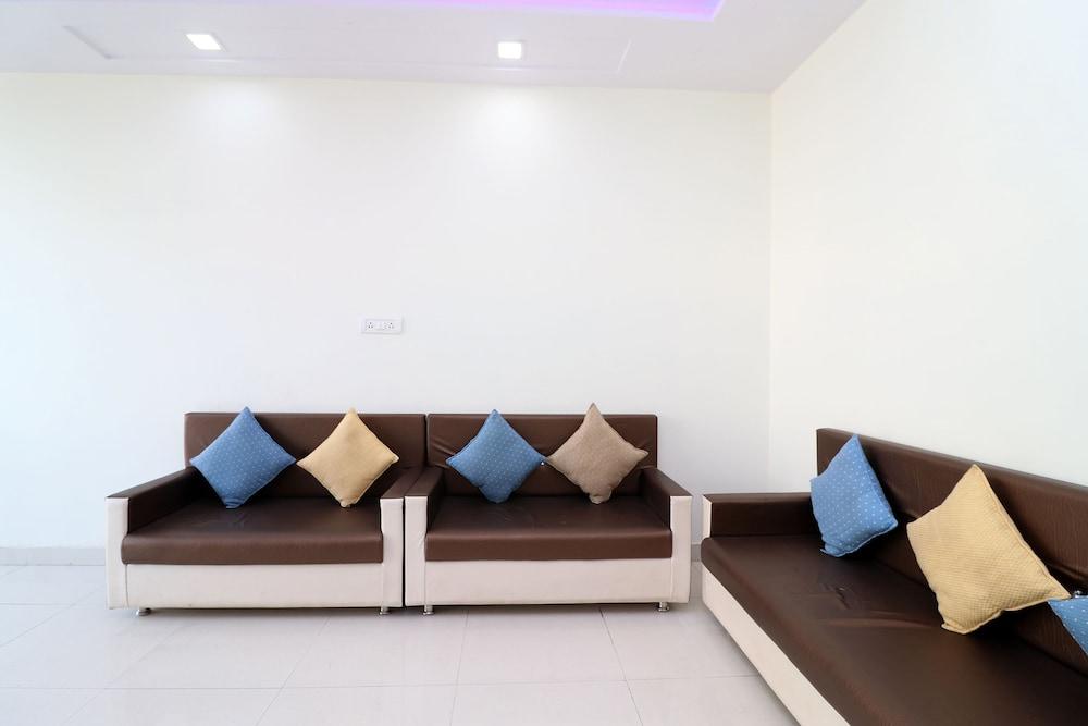 Oyo 33490 Hotel The Orient Tree