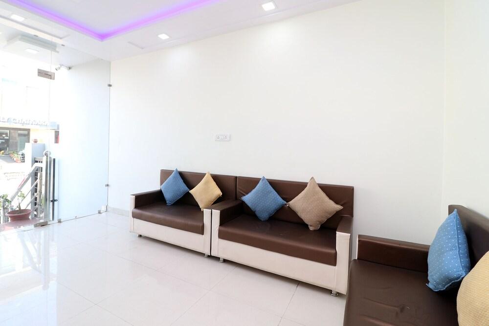 Oyo 33490 Hotel The Orient Tree