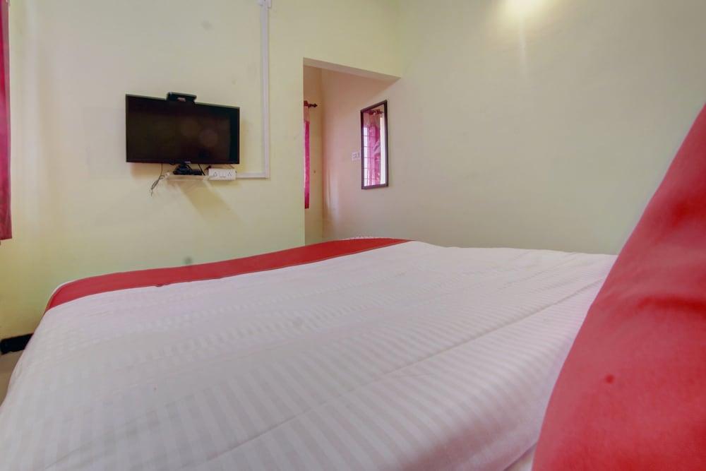 OYO 24332 Lotus Stays