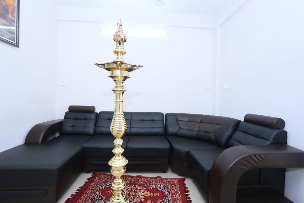 OYO 30973 Thulasi Inn