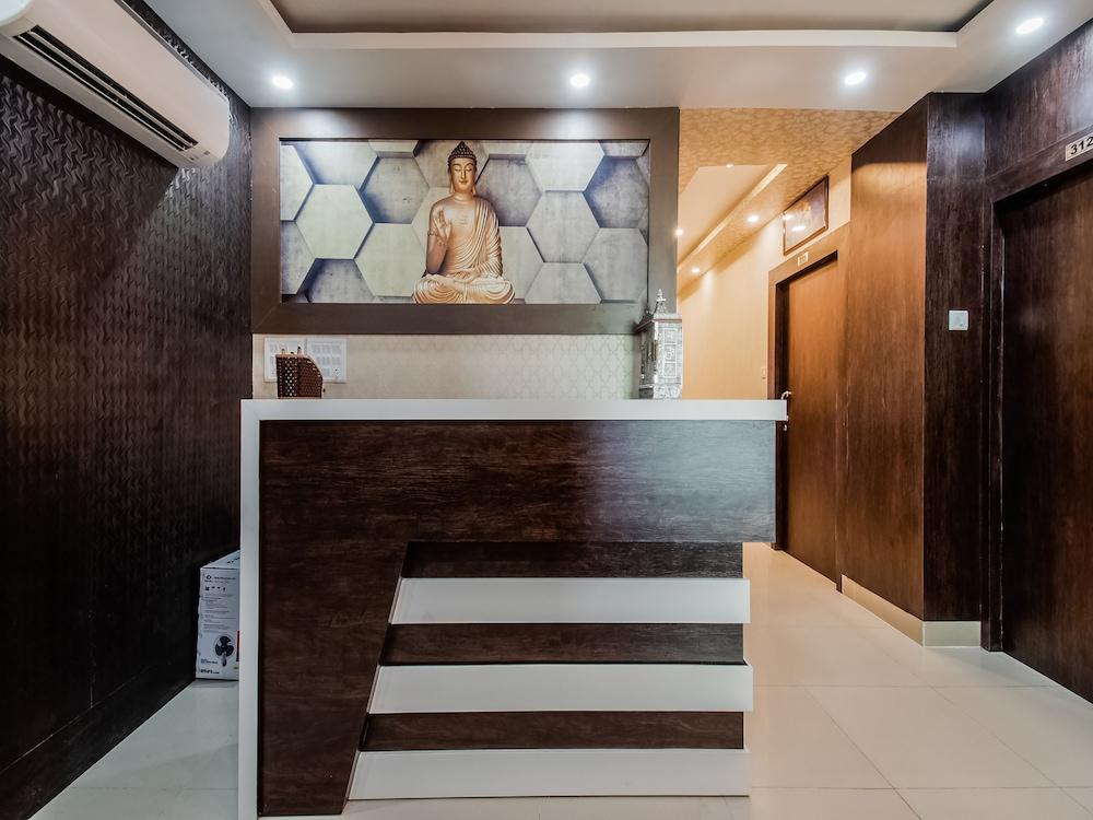 OYO 45609 The Legend Inn