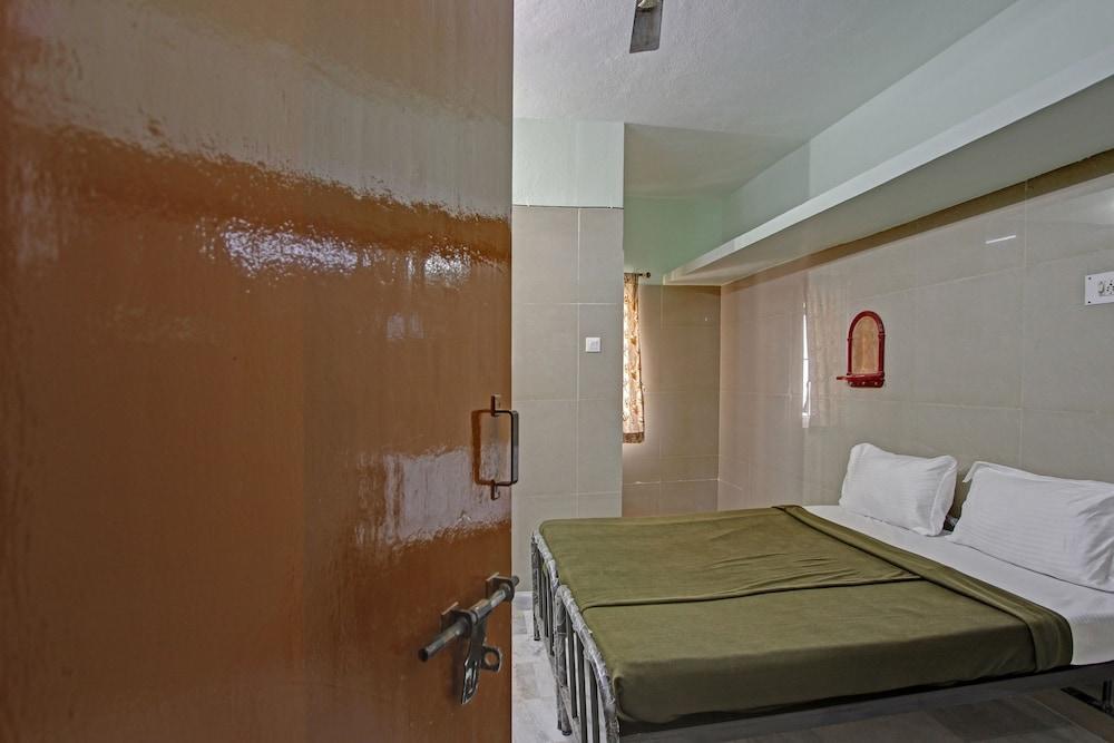 SPOT ON 43677 Rkp Residency