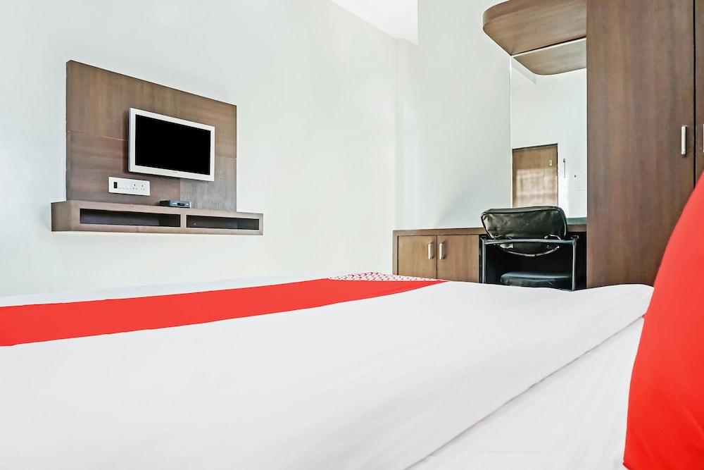 OYO 33396 Hotel Kartik