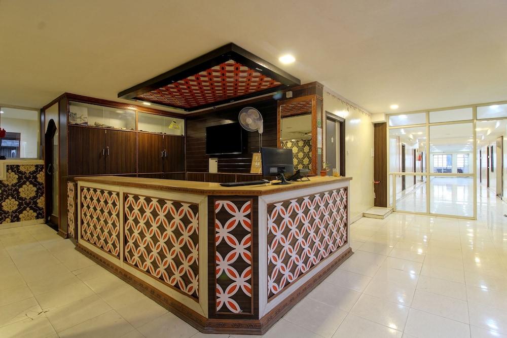 OYO 43619 Sahasra Residency