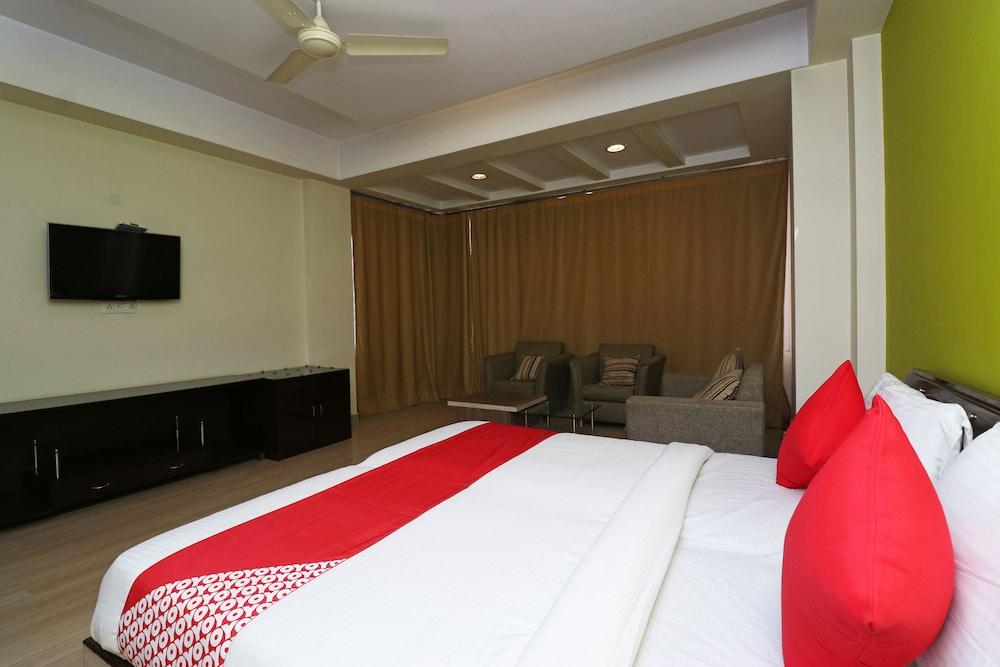 OYO 30421 Indelible Dilli