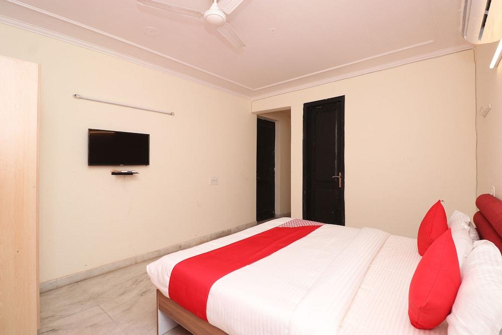 OYO 28232 The Golden Circle