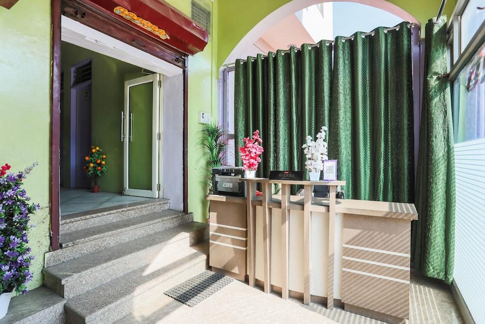 OYO 30366 German Cafe