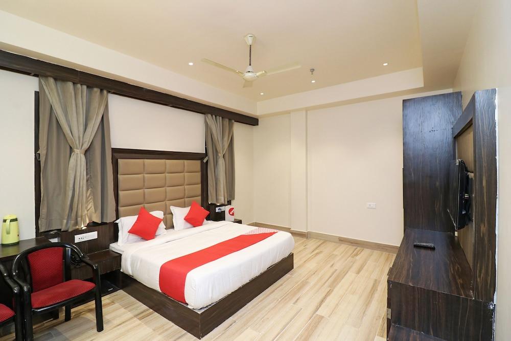 OYO 24608 Sanjay Galaxy Premium