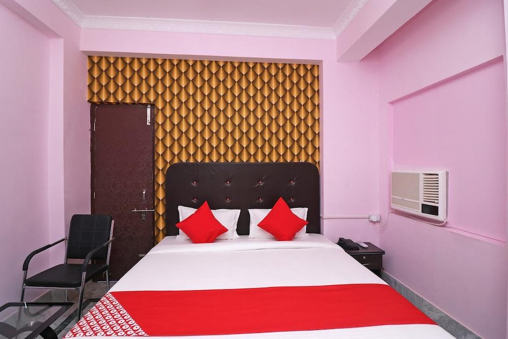 OYO 33471 Hotel Magadh Empire
