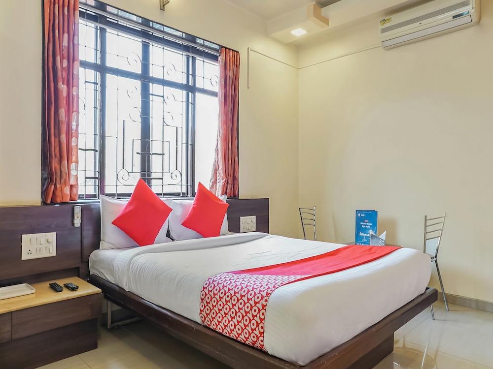 OYO 28109 Regent Hotel