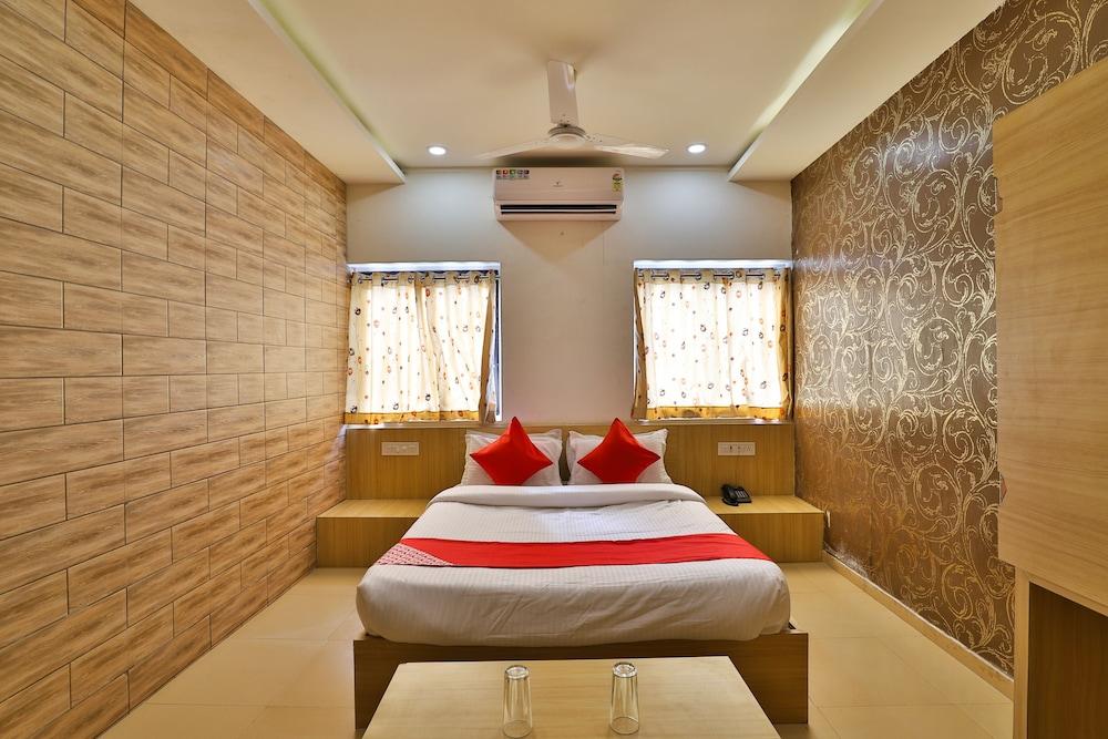 OYO 35809 Hotel Sheetal