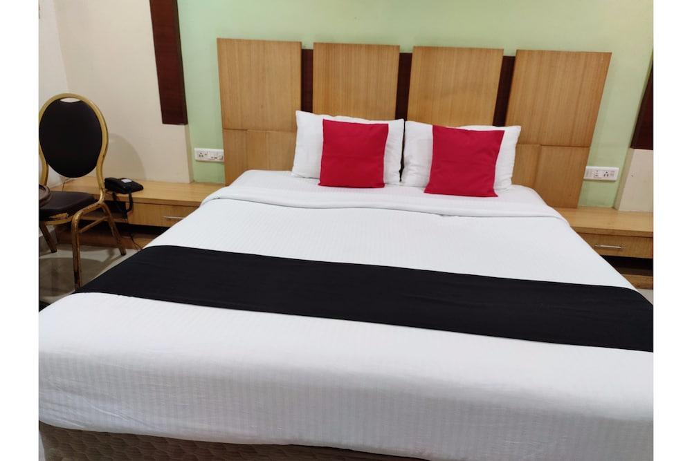 Capital O 44963 Landmark Residency