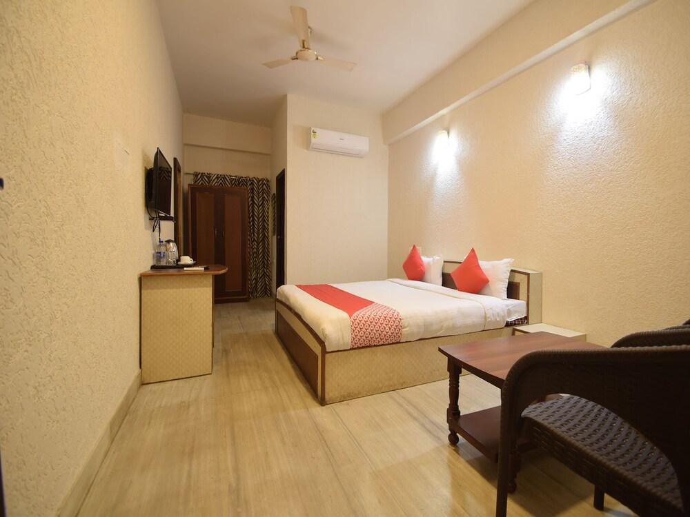 OYO 30226 Hotel Darshan Palace