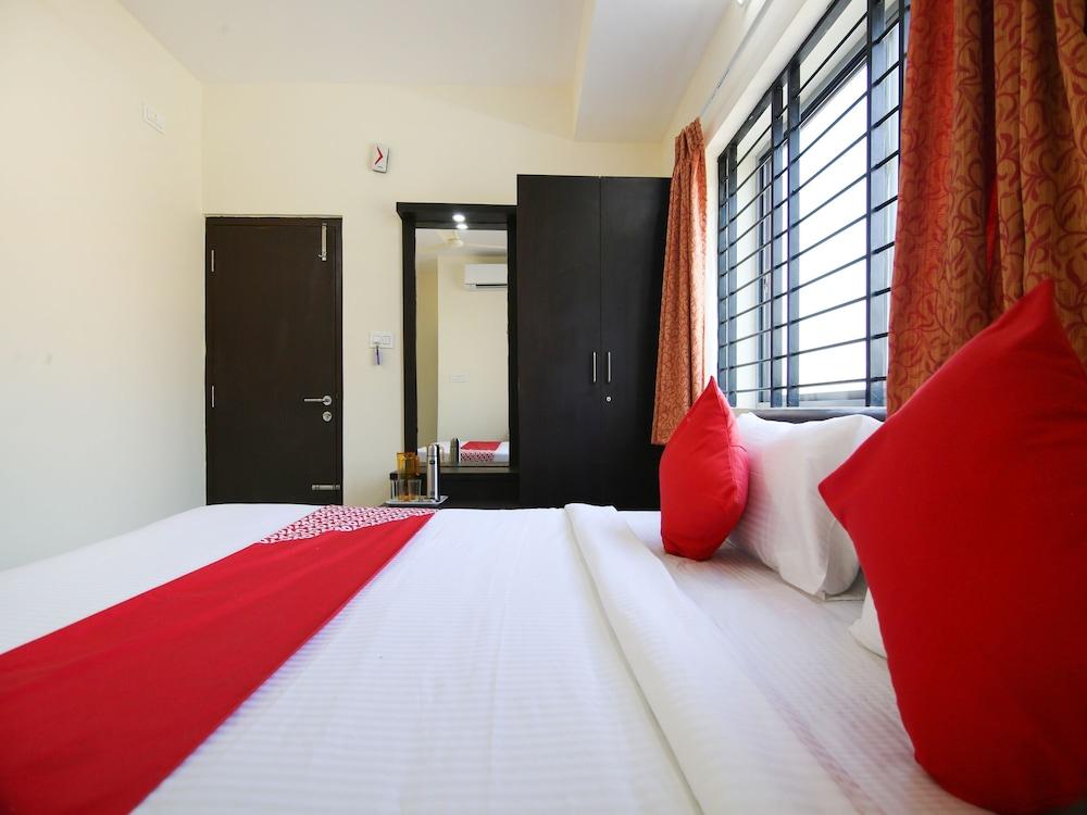 CAPITAL O 23461 Champion Lotus