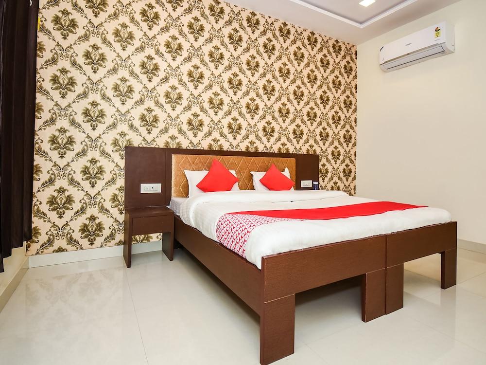 OYO 28740 Empire Greens