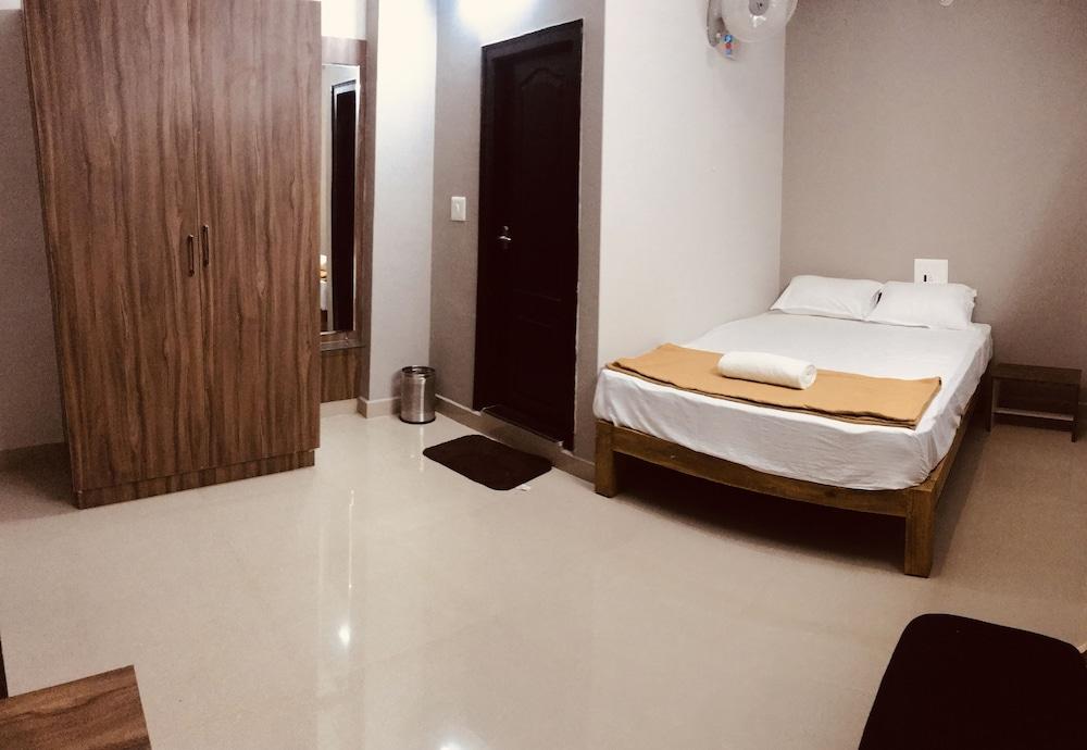 Sharada Residency - Hostel