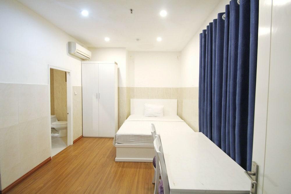 Queen Central Hotel 2