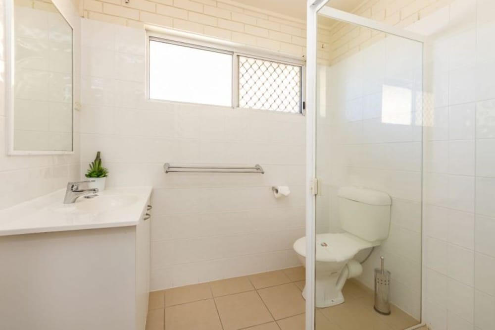 Lyrona - 3/35 Avocet Parade