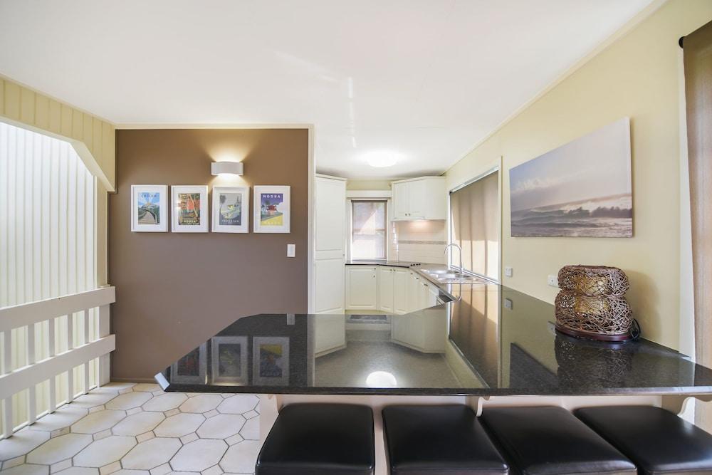 Summer Place - 24 Shearwater Street