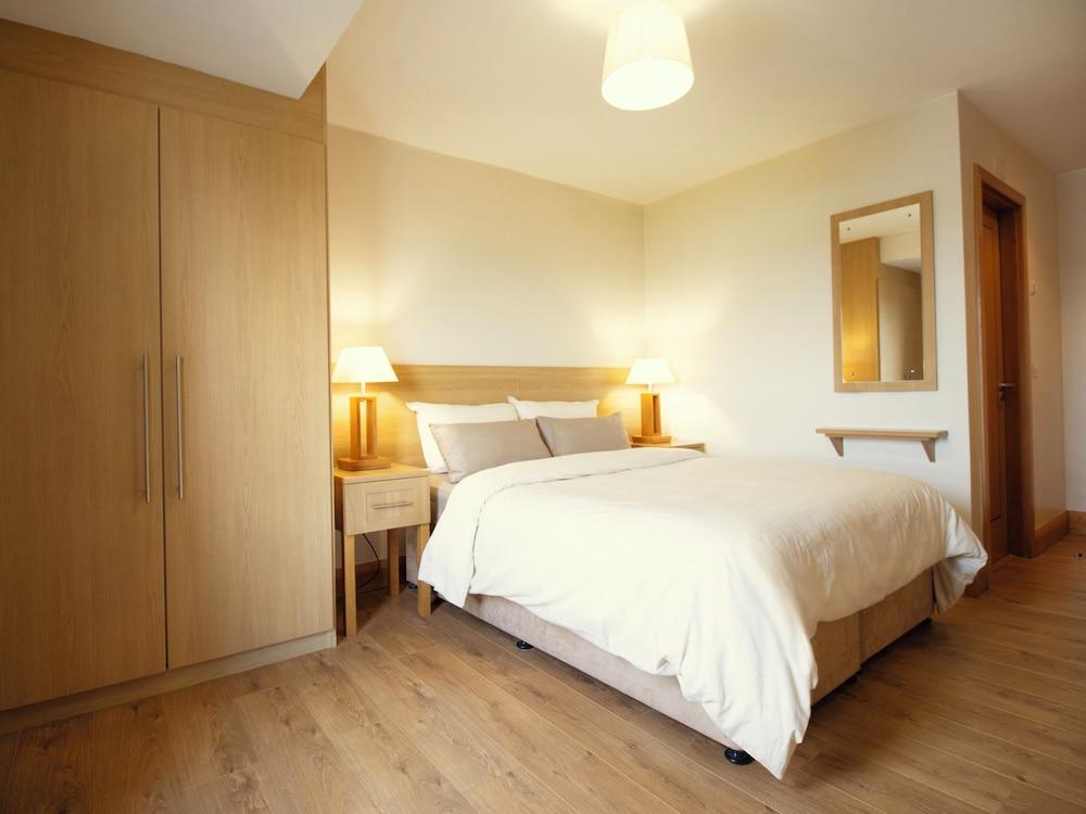 St Angela’s Lakeside Aparthotel