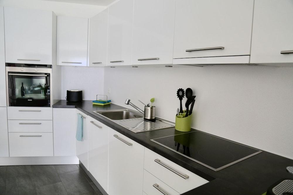 Beautiful Lake-view Apartment