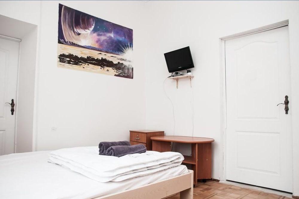 Galactic Globus - Hostel