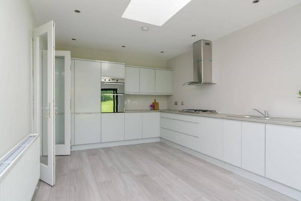 Malone Premium Cottage City Centre Access