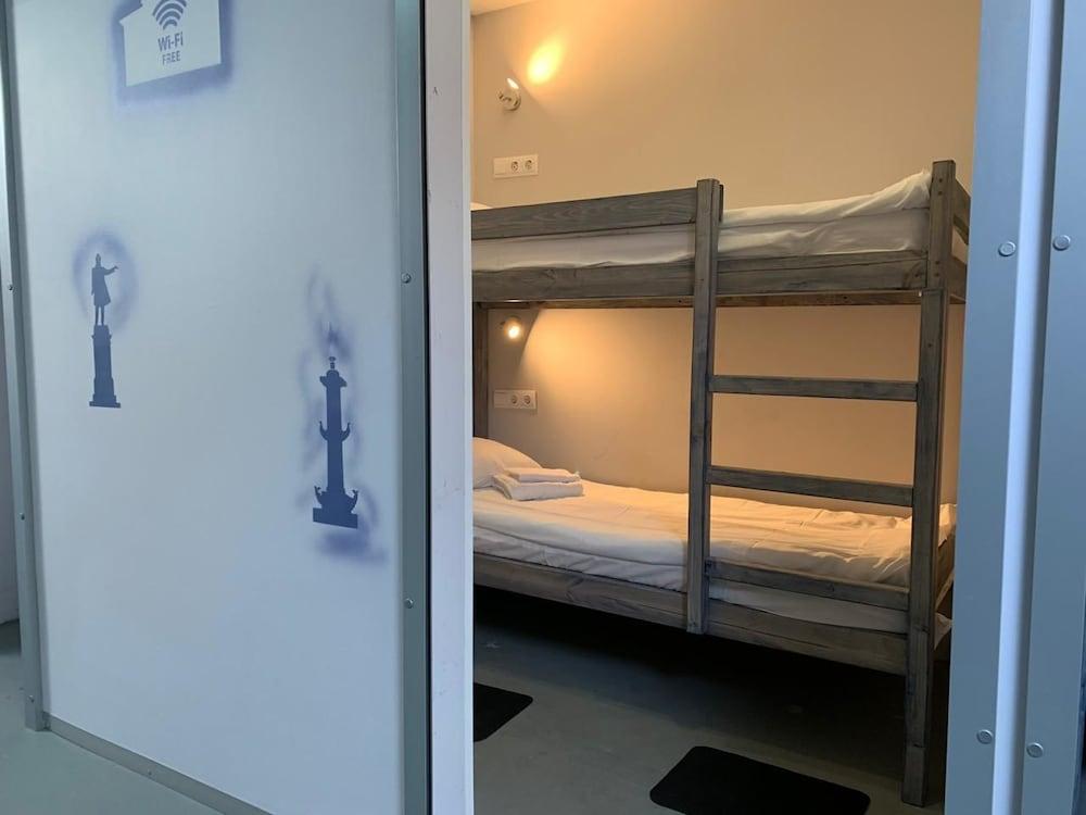 Happy Island - Hostel