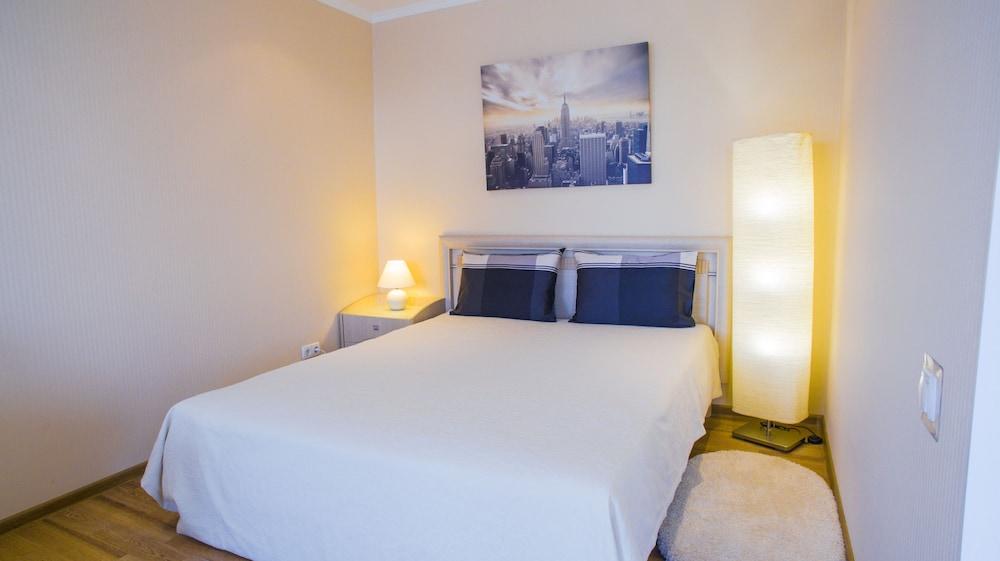 iRent.by Pobedy square