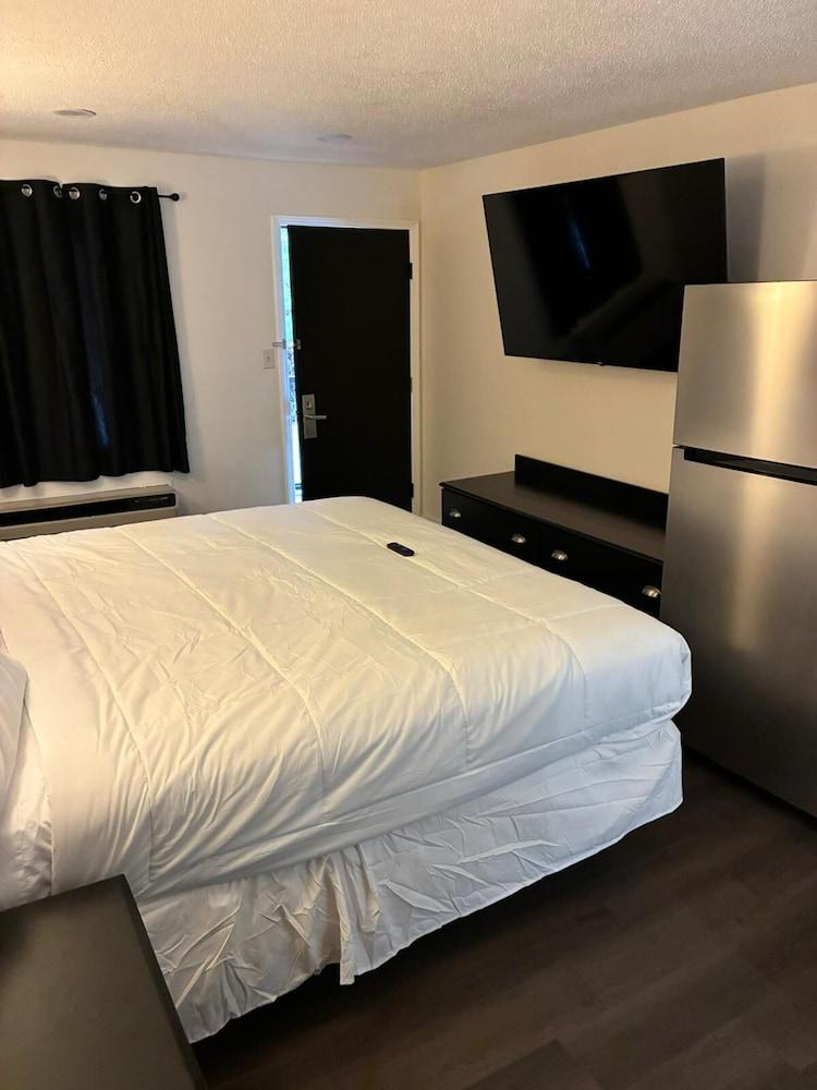 Suite Stay Talladega