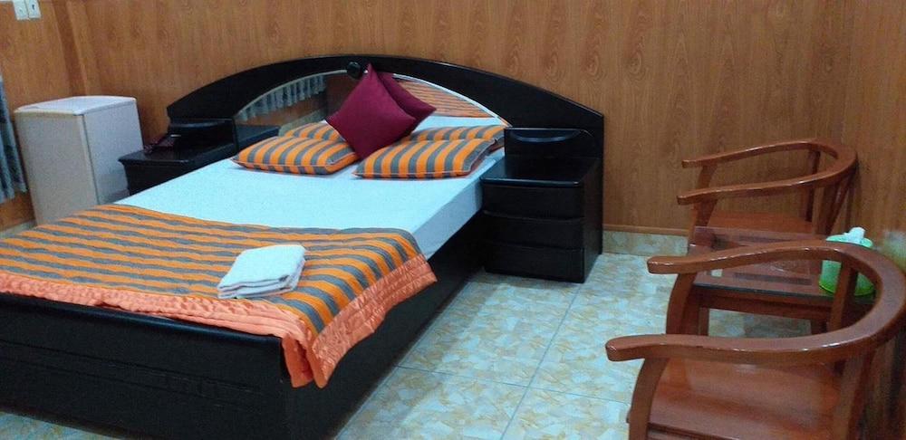 Khach San Tan Phuong Vu