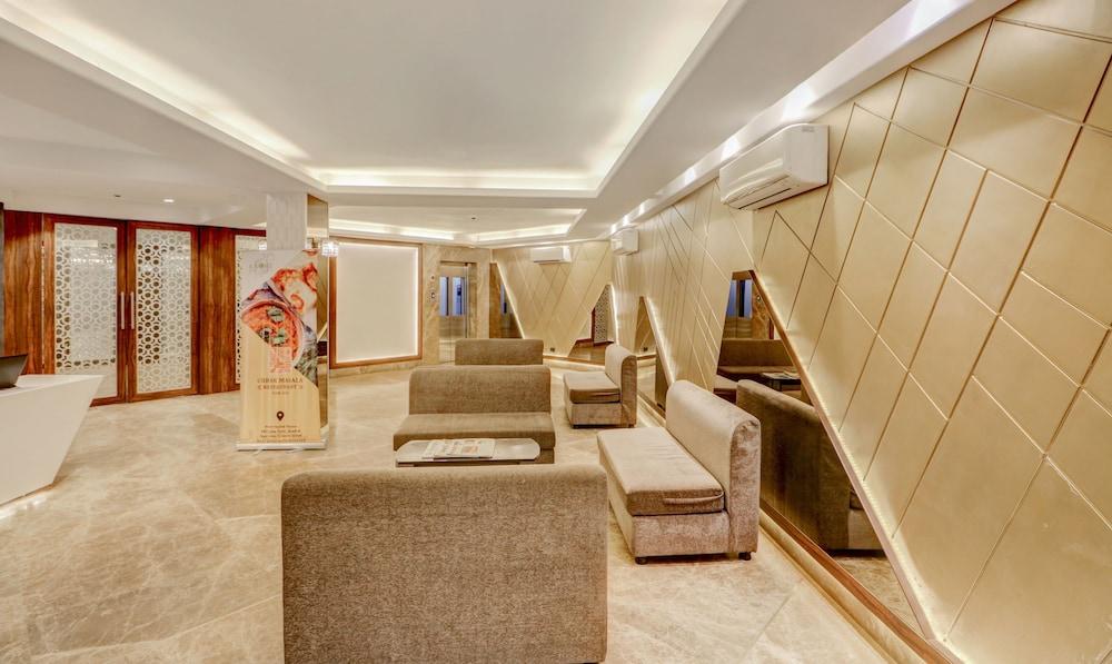 Treebo Radhe Palace, Lake Town