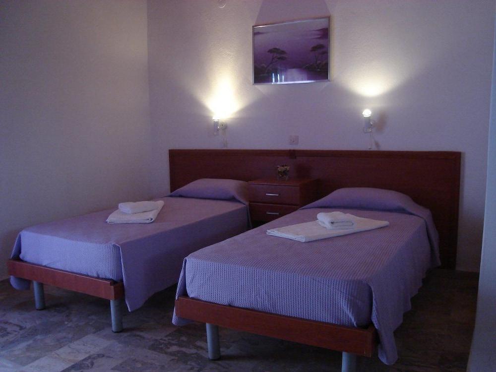 Biscoutsis Apartments & Studios