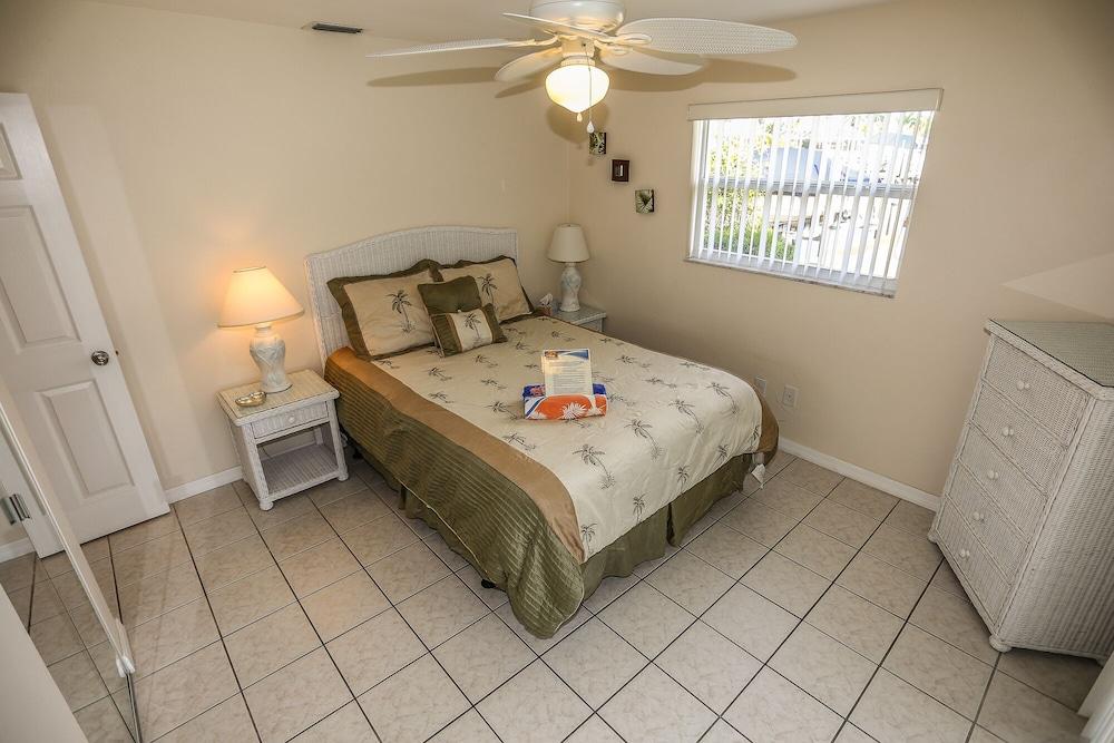 250 Albatross Street