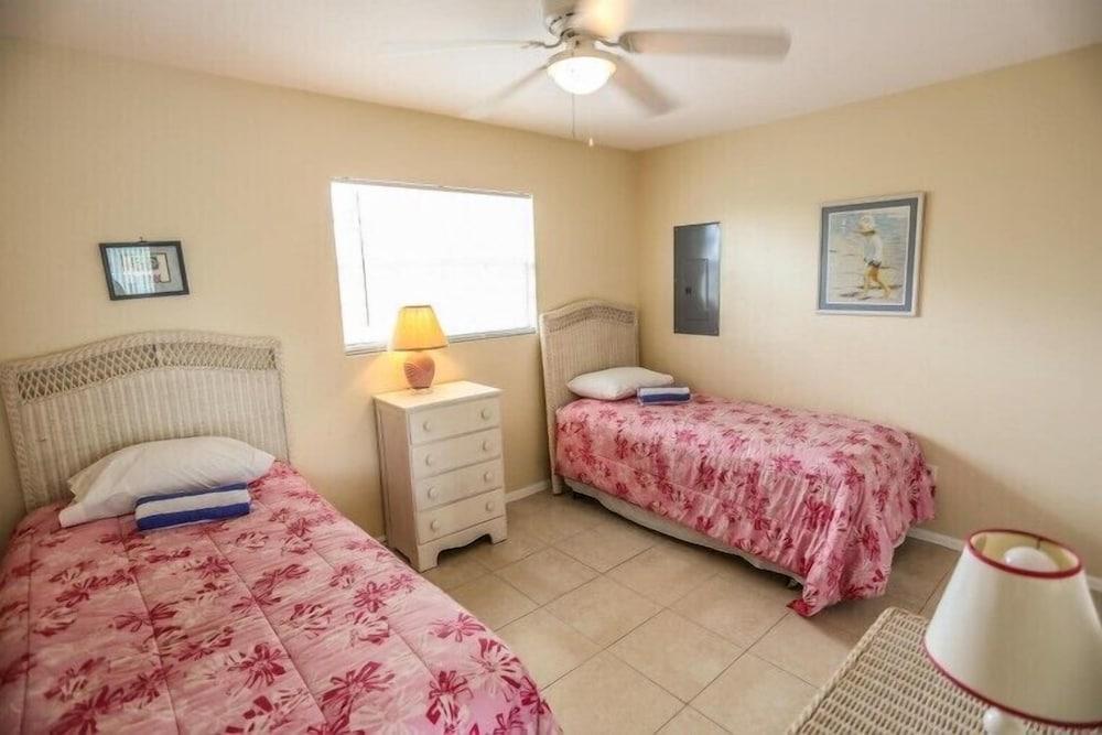 106 Tropical Shores Manor