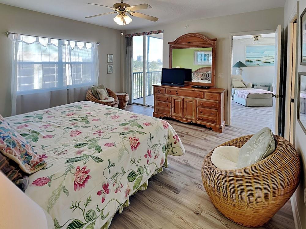 Hibiscus 844 by Distinctive Beach Rentals