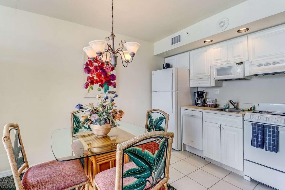 Lovers Key Resort 802