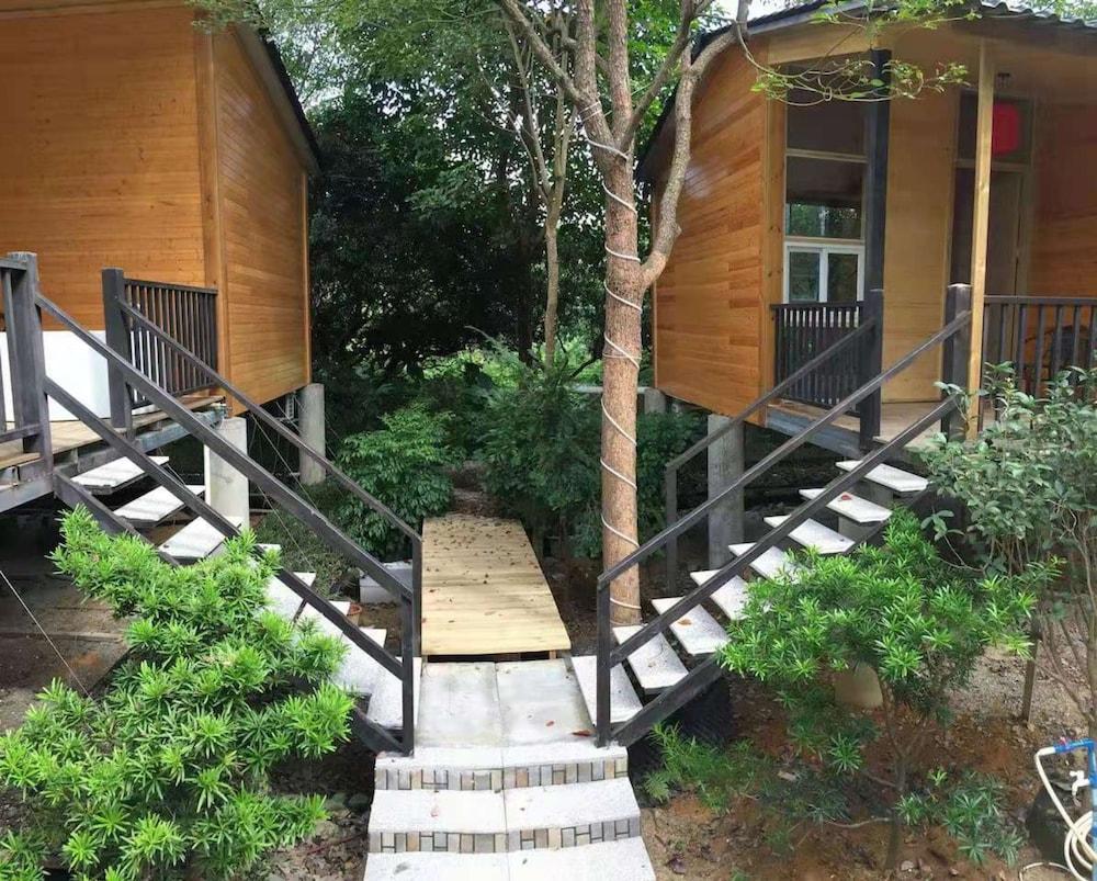 Xianggzhang No.1 Hotspring