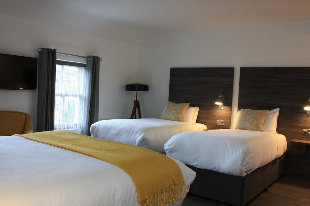 Base Accommodation Dingle