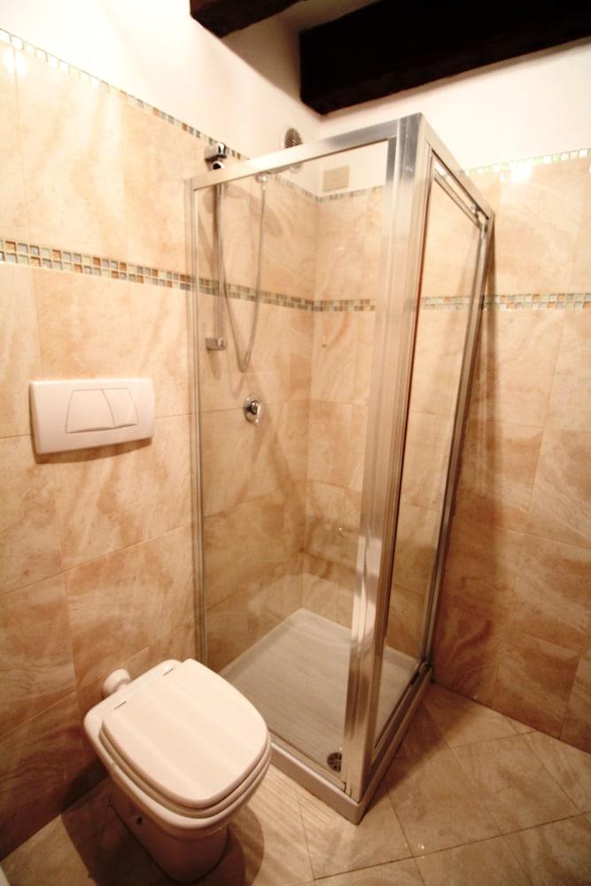 Venezianamente - Casa dei Leoni Canal