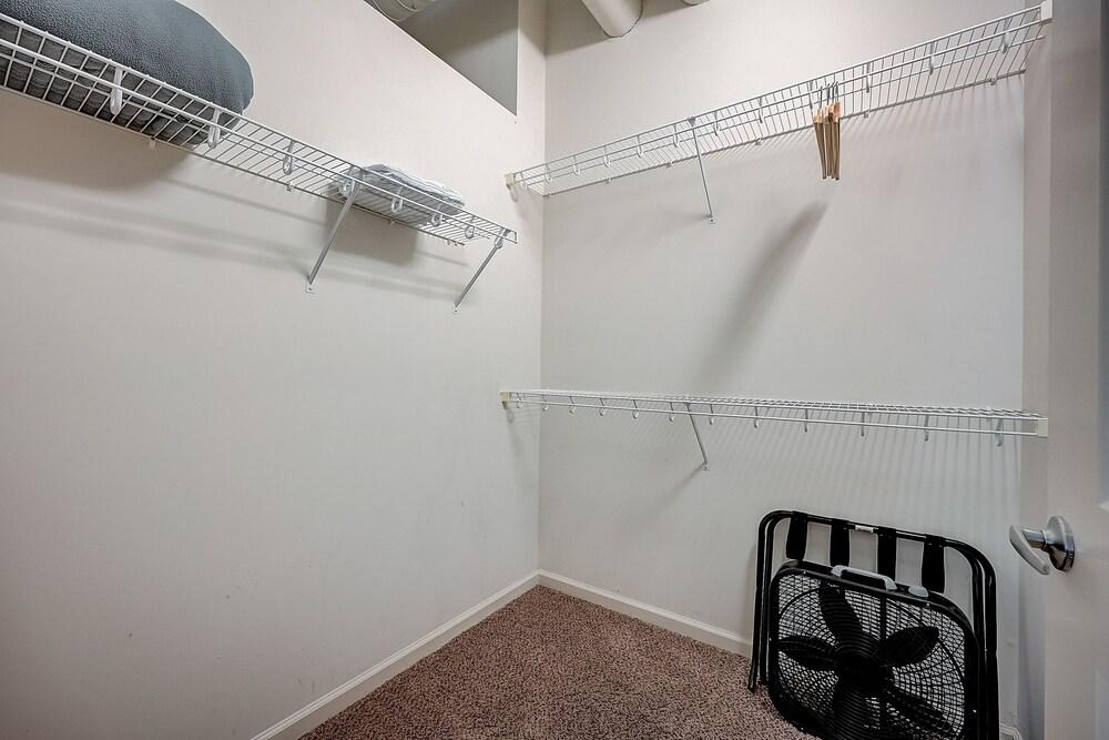 FRONTDESK 1010 Central Apts Downtown Indy