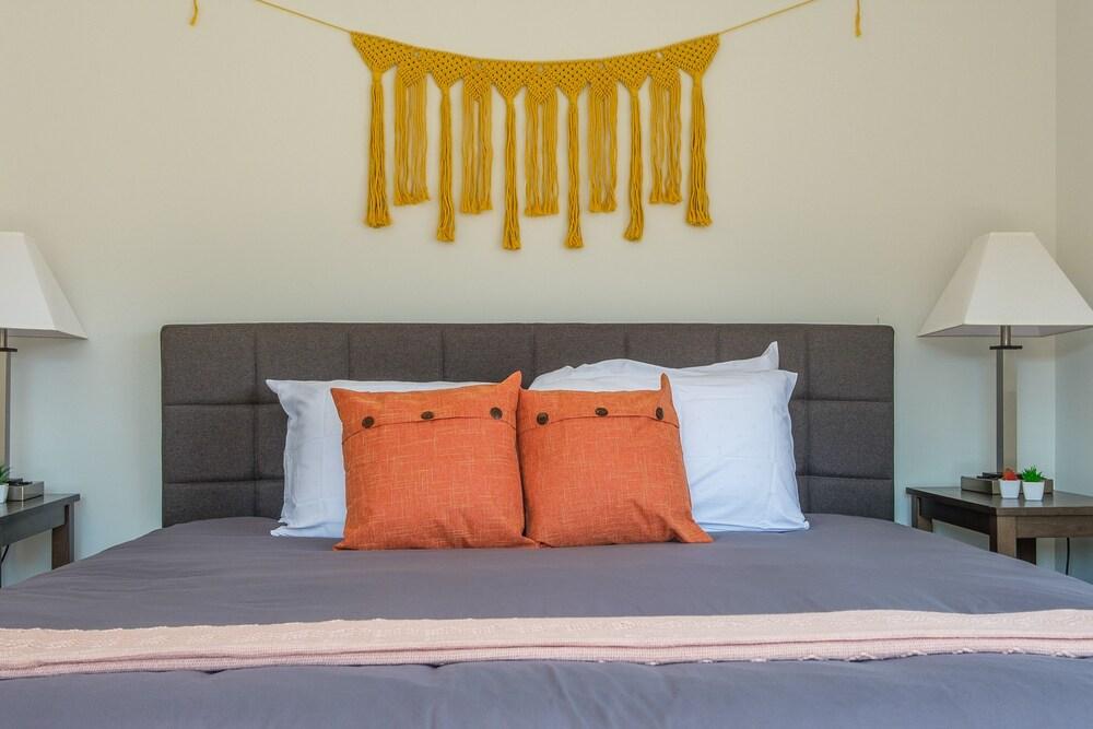 FRONTDESK Jefferson Block Apts Third Ward Milwaukee