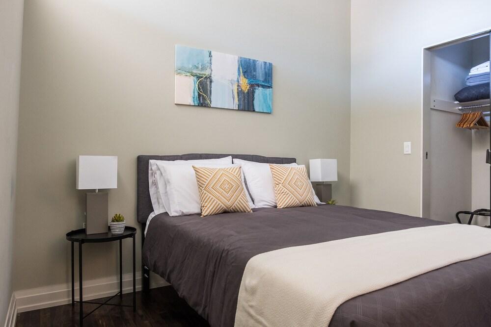 FRONTDESK Mackie Flats 3rd Ward Downtown Milwaukee