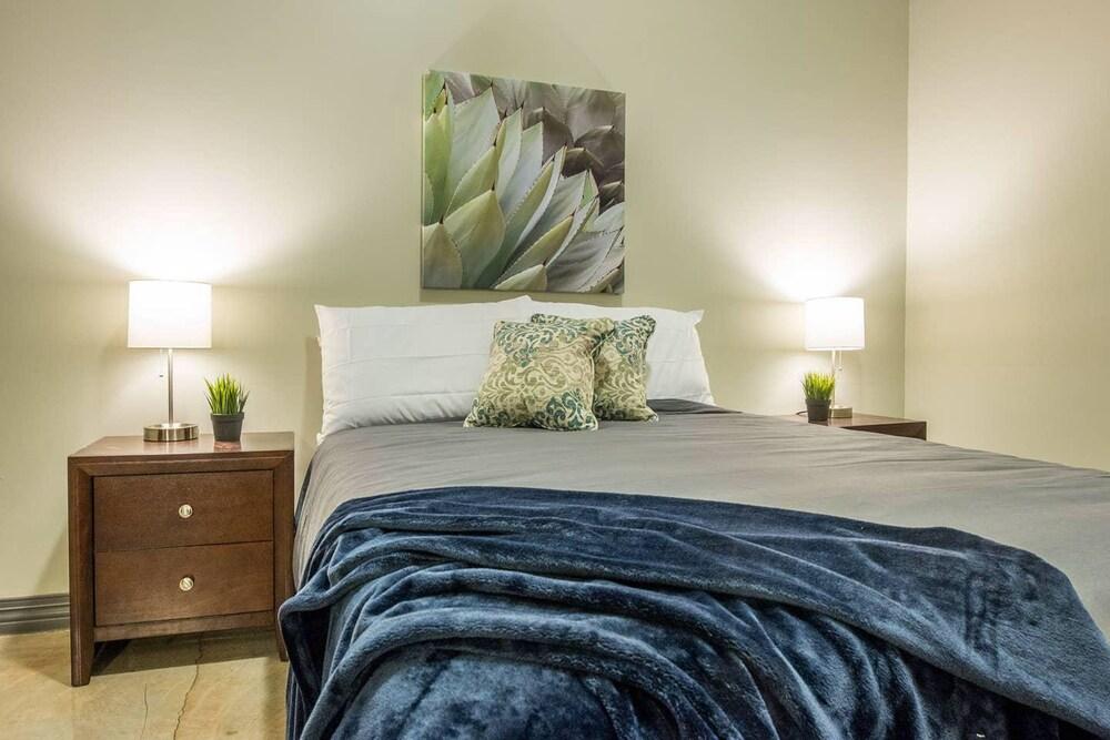 FRONTDESK 500 Ervay Downtown Convention Ctr