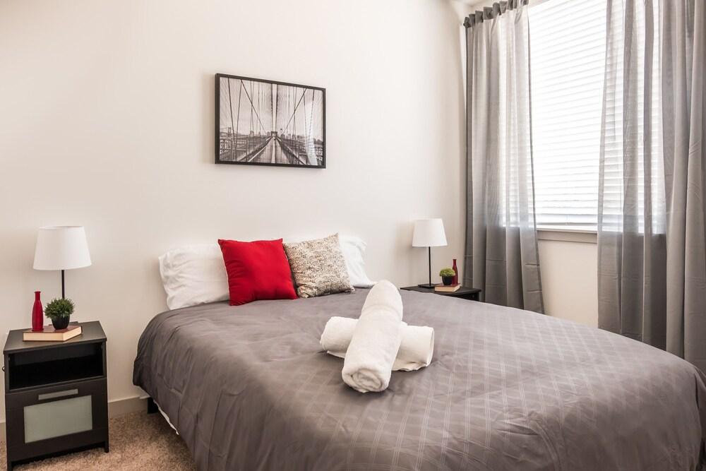 Mass Ave Arts District 1 BR Apt by Frontdesk