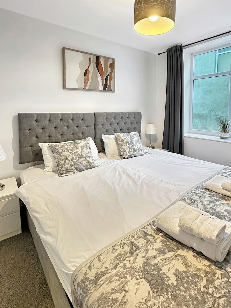 Granada Apartments Queen's Promenade