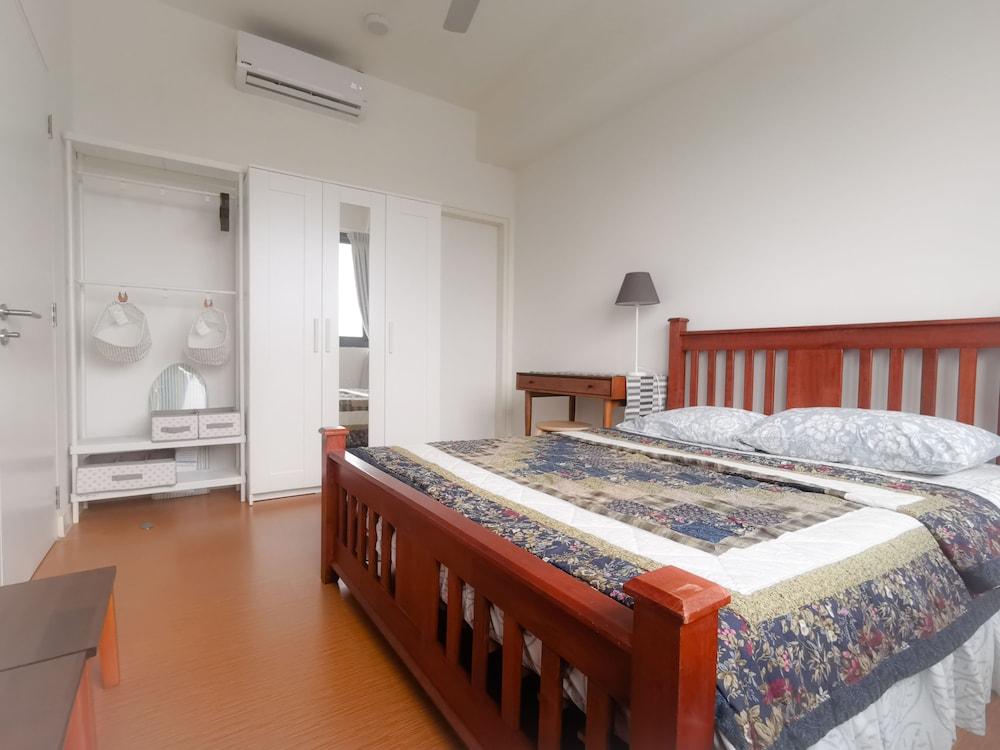 The Hub Service Apartment