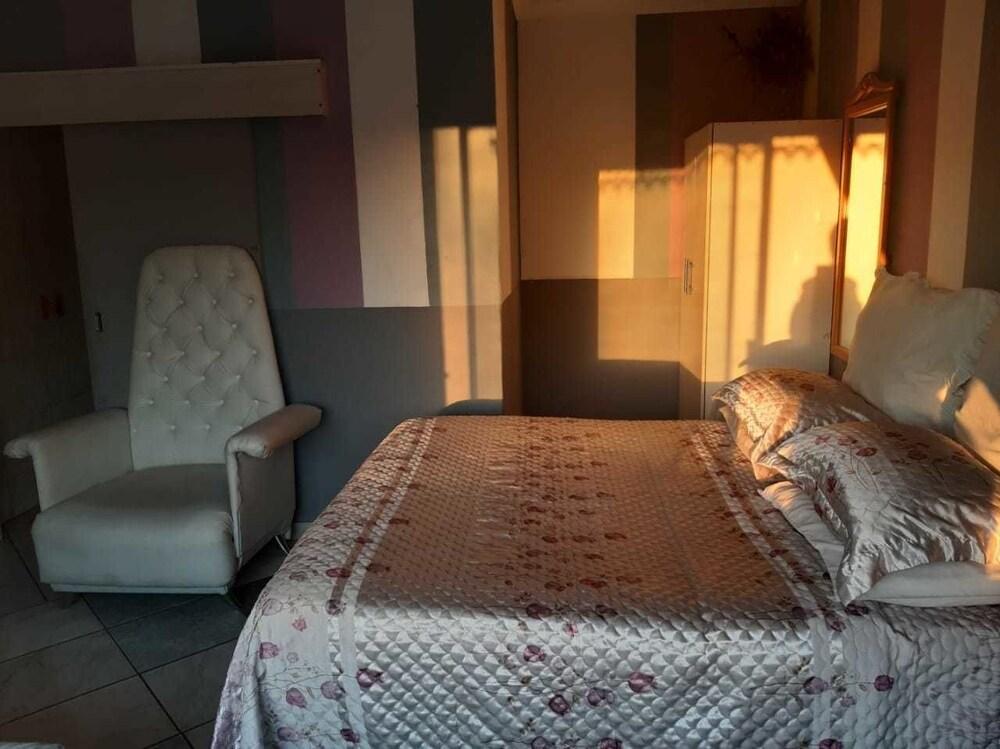 Siyabonga Guest House