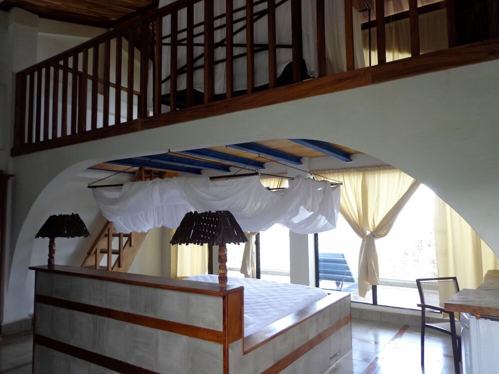 Myrinamar B&B Hostal