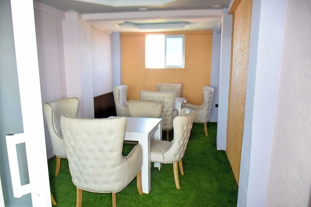 County Comfort Hotel